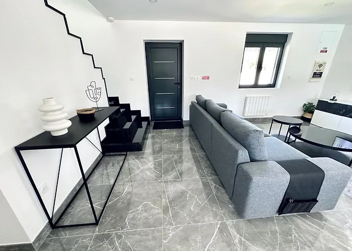 Casa Carlindo Nyaraló Ferreira (Viana do Castelo)