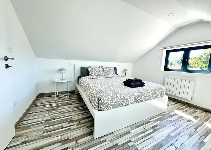 Casa Carlindo Nyaraló Ferreira (Viana do Castelo)